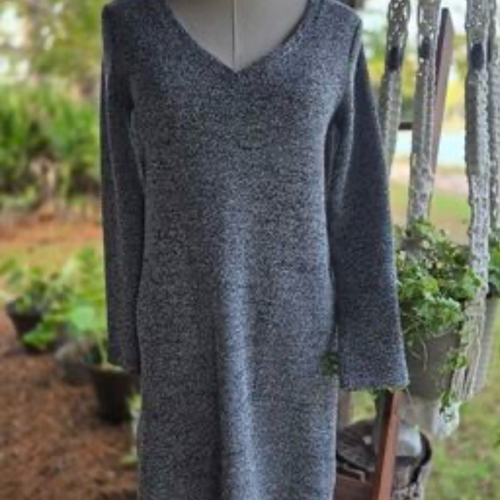 Lou & Grey Heather Gray V-Neck Midi Dress - Picture 3 of 10